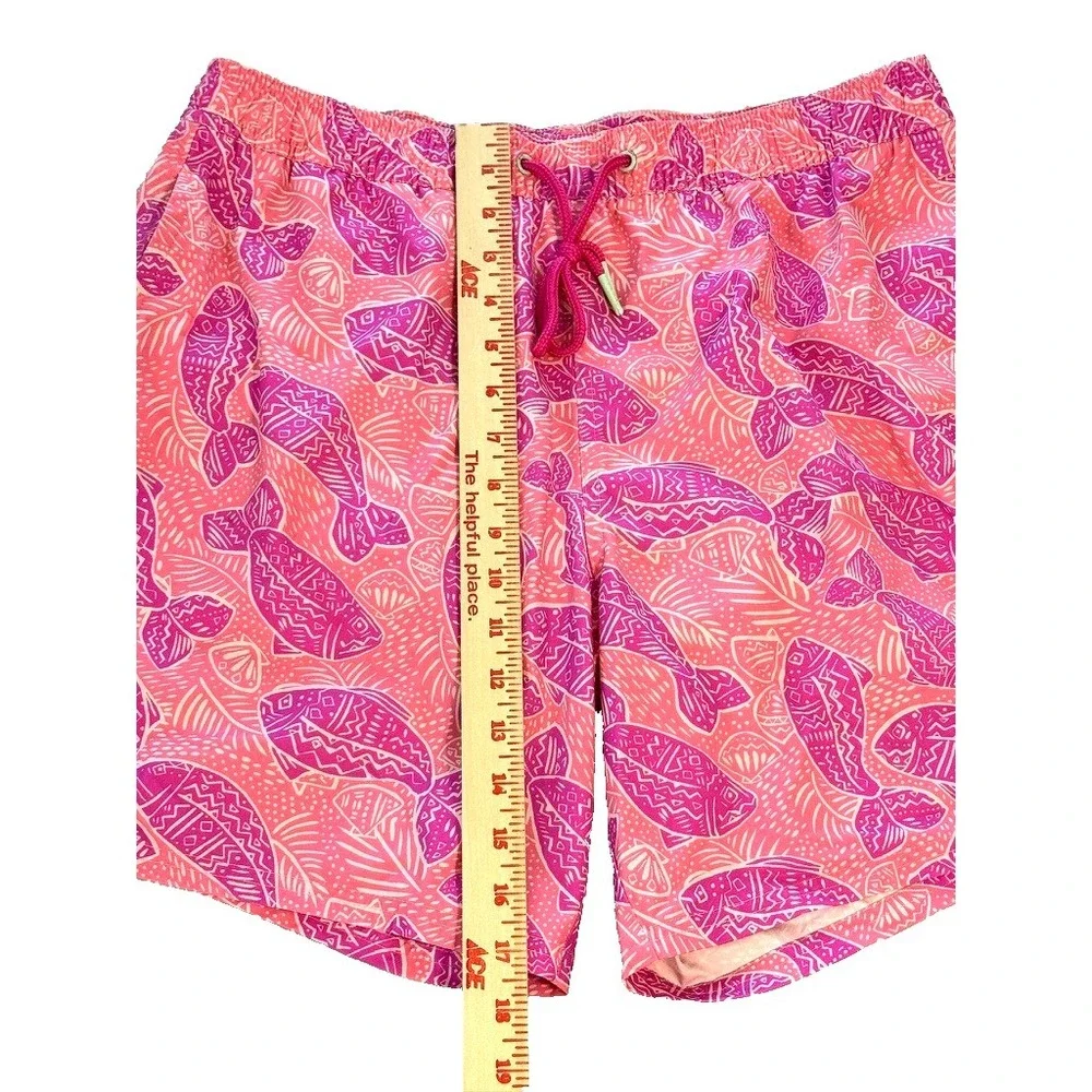 NWoT Vineyard‎ Vines Men's 7 Inch Printed Chappy Swim Trunks M Pink Fish Print